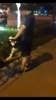 徐静雨此前在街头扫共享单车被围观，依旧淡定操控手机