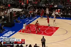 输送炮弹!字母哥冲刺吸引防守送助攻 小哈达威三分轰进篮筐